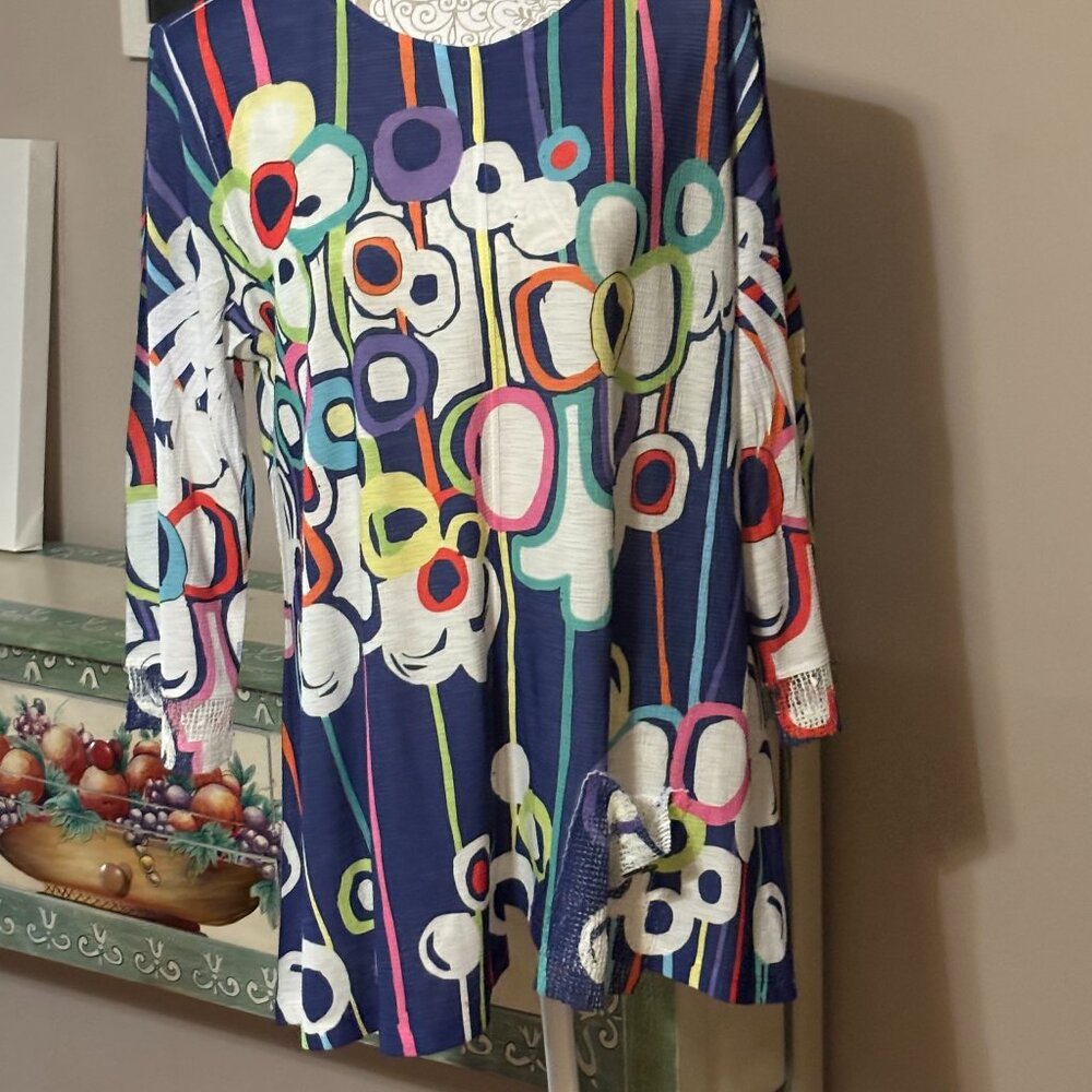Jess & Jane Sonata Tunic Top